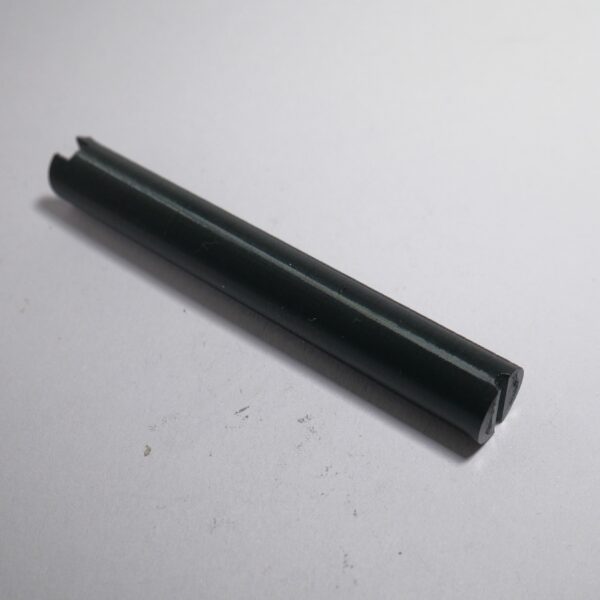 Follower with pinning groove